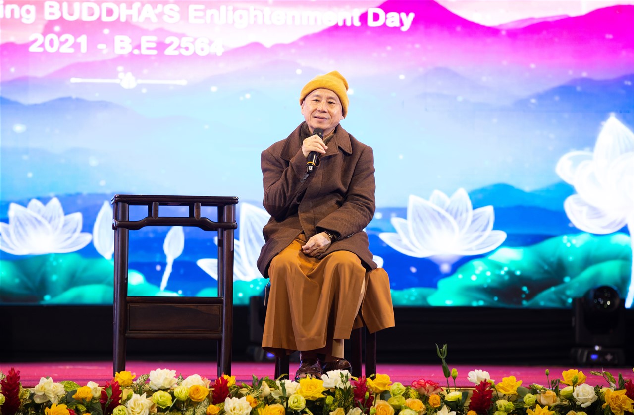 Đại lễ Phật Thành đạo 2021: Sư Phụ trụ trì nói chuyện với Thanh niên và văn nghệ tối mùng 6