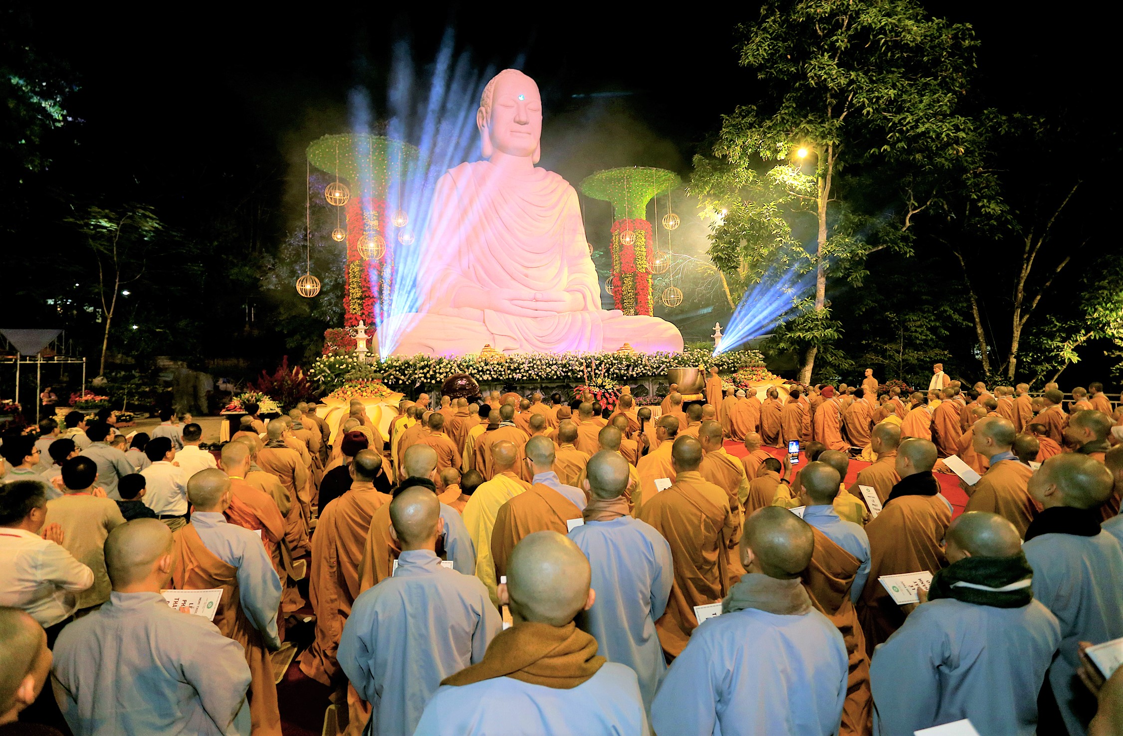 Nhớ ngày Thành Đạo