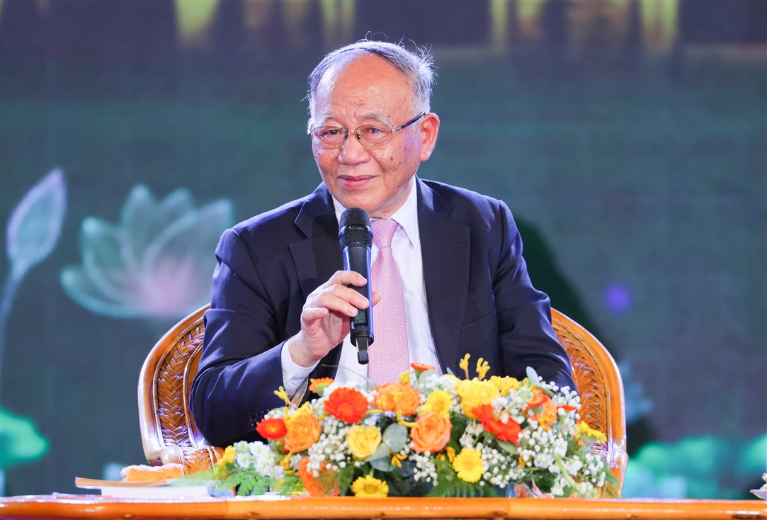 Giao lưu với GS. TS. Hoàng Chí Bảo – Vị khách mời đặc biệt tại Đại lễ Phật đản năm 2022