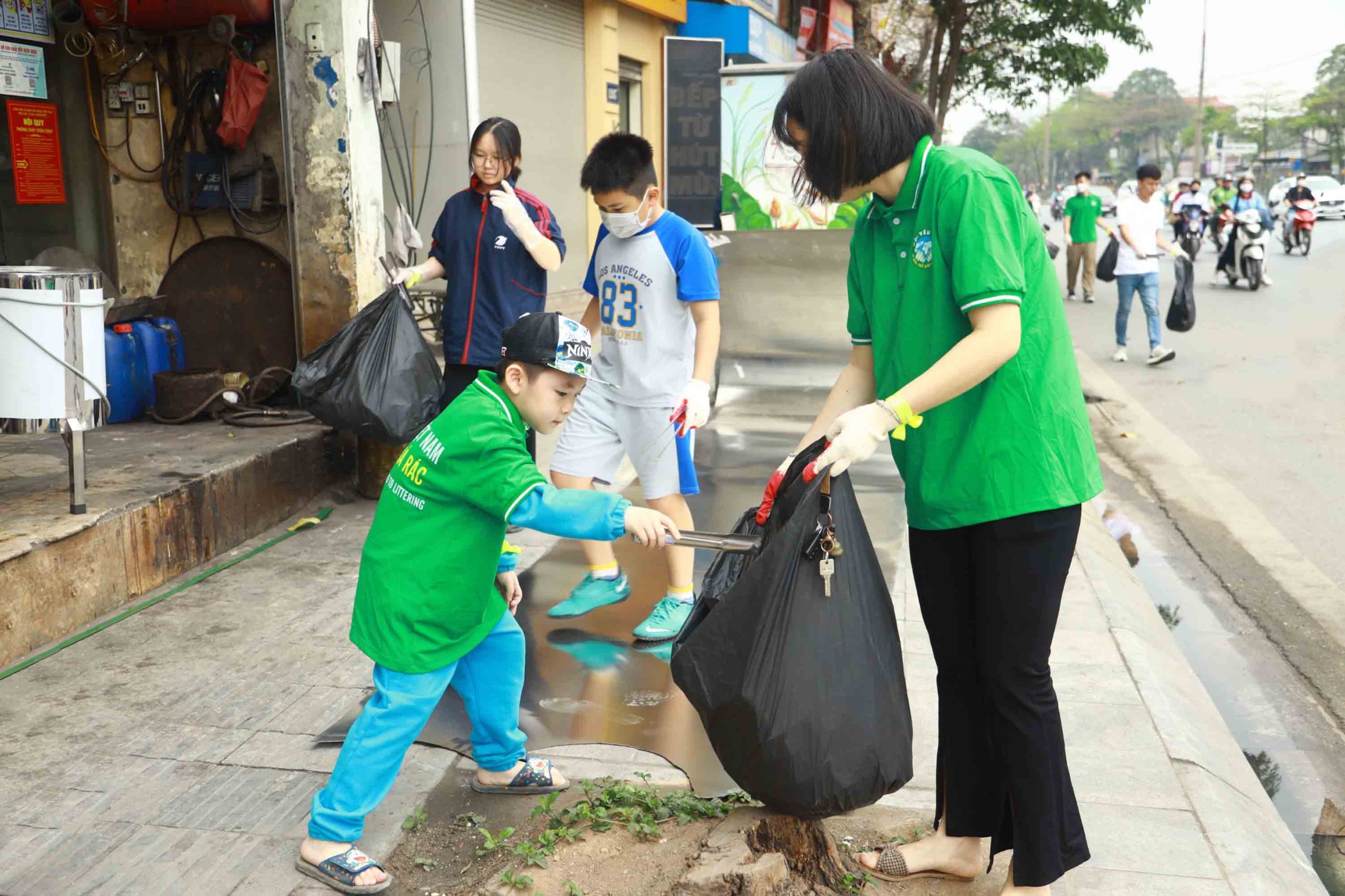 Hội yêu rác tưng bừng ngày hội Clean Day 2023 với gần 30 điểm nhặt rác ở cả trong và ngoài nước