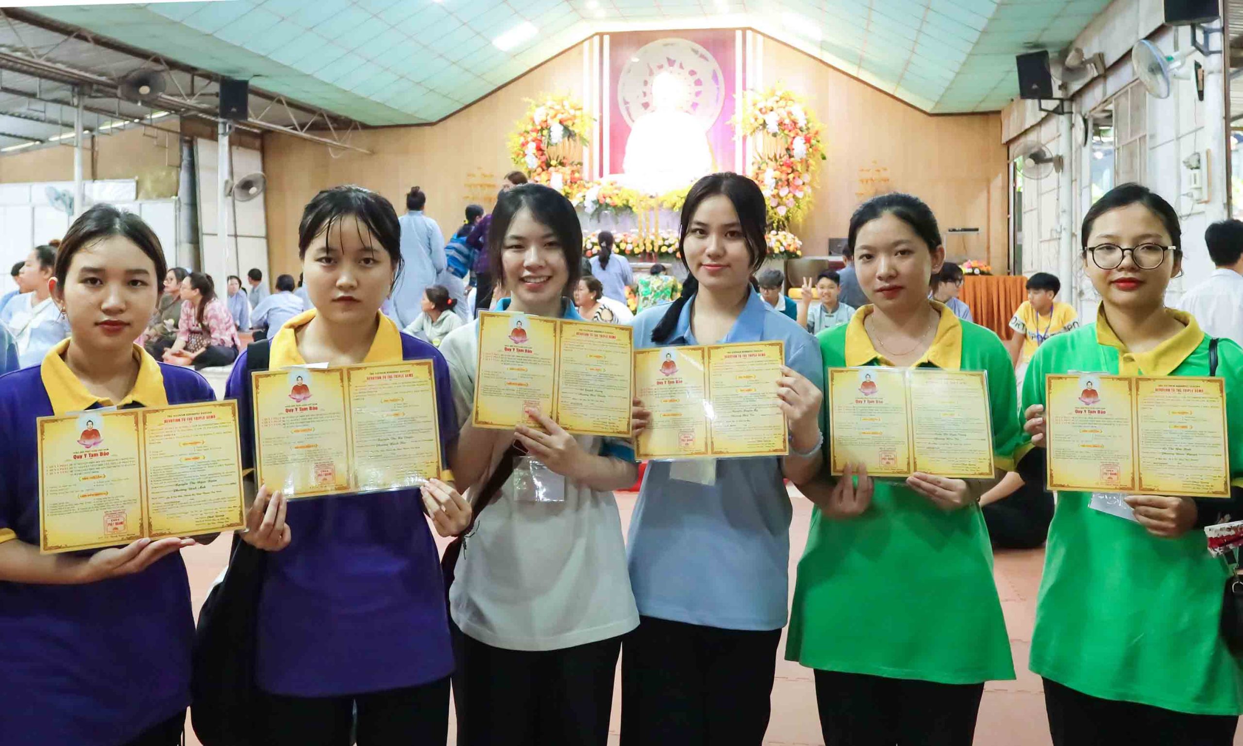 Xúc động Lễ Quy Y Tam Bảo trong Lễ Vu Lan 2023 (14/7 ÂL)